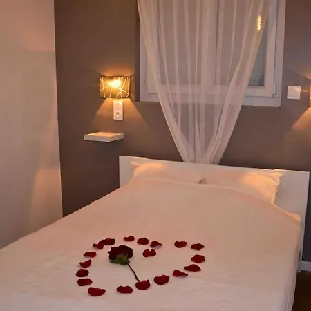 בית נופש Avec Privatif* *