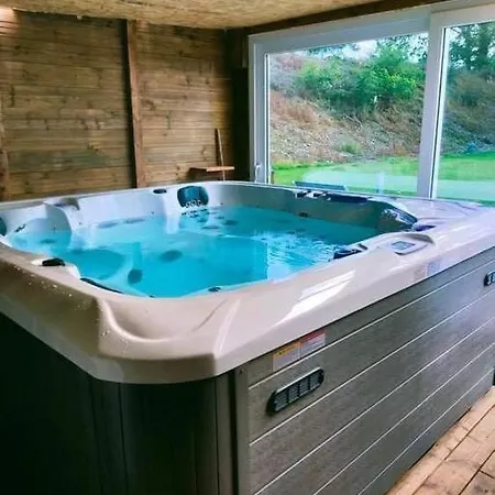 Avec Privatif* Holiday home *